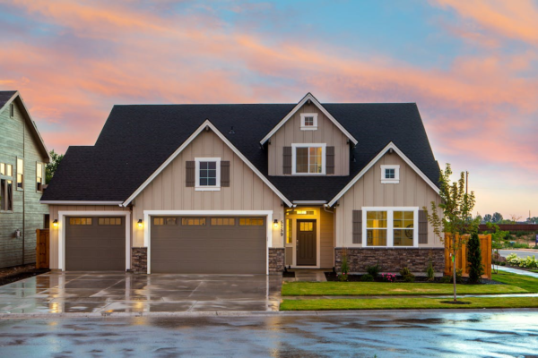 Retractable Fly Screens: Combining Convenience With Protection